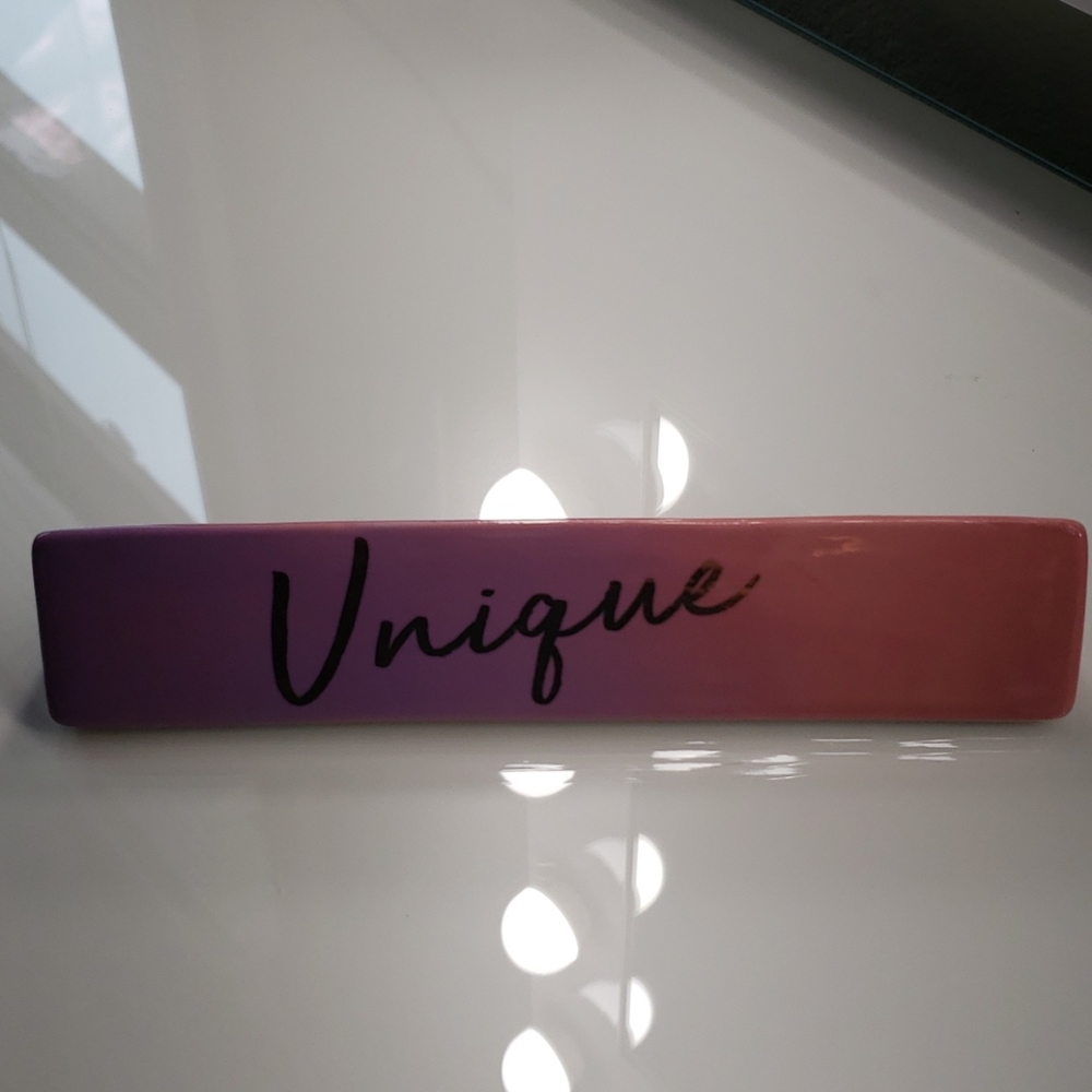 Unique plaque
